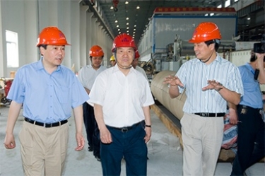 2007年5月25日，时任全国政协常委、经济委员会副主任、中国包装结合会会长石万鹏一行来公司视察
