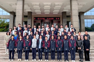 平湖市当湖高级中学研学团队走进918博天堂纸业